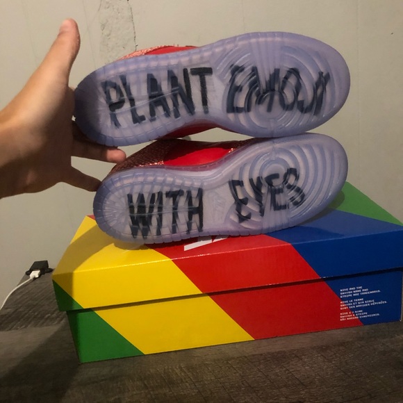 Nike SB Dunk Low x Stingwater Magic Mushroom - Picture 12 of 12